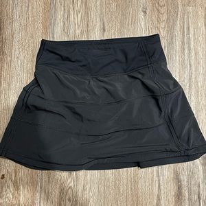 Lululemon pace rival mid-rise skirt